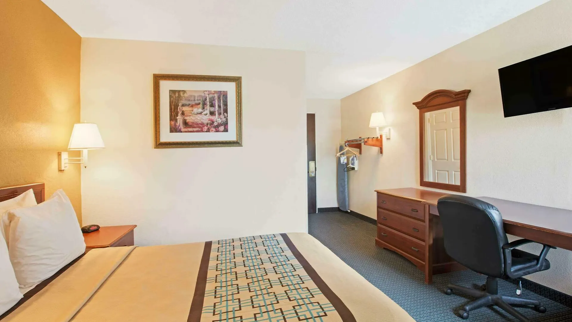 Days Inn By Wyndham Charlotte/Woodlawn Near Carowinds United States